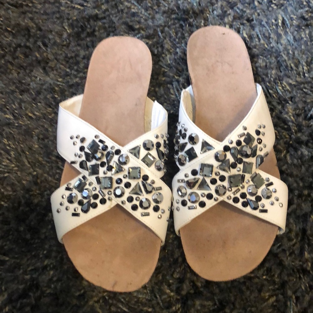 Simply Vera barely worn slides